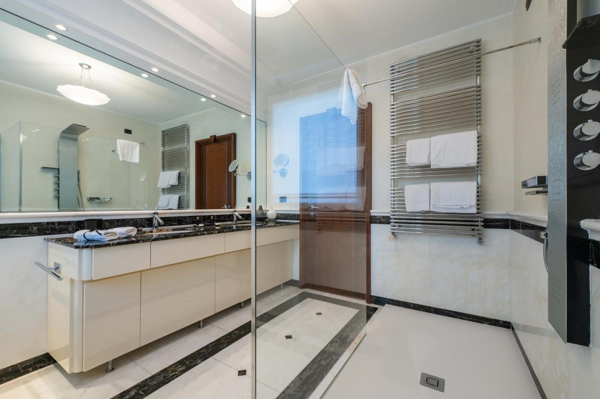 Airport Bea Rooms Azzano San Paolo ภายนอก รูปภาพ