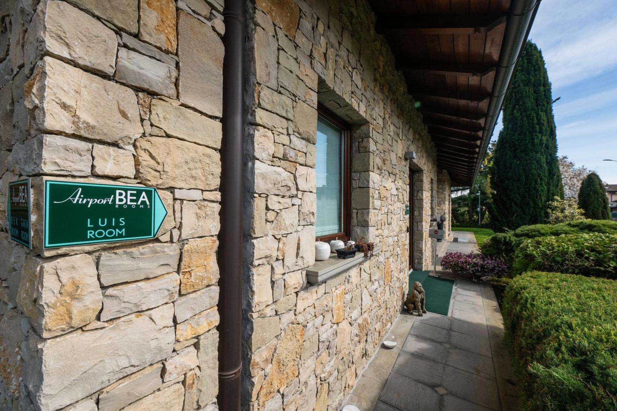 Airport Bea Rooms Azzano San Paolo ภายนอก รูปภาพ